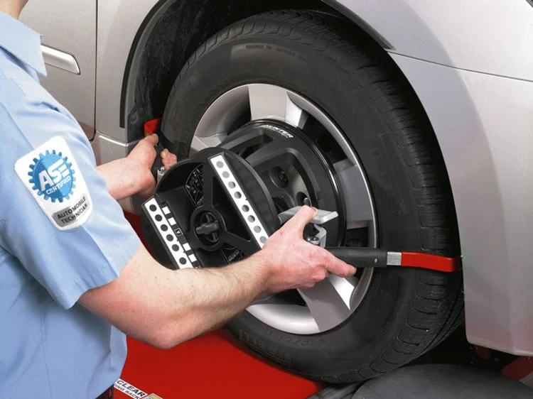 Carrsmith Auto Repair Wheel Clamp